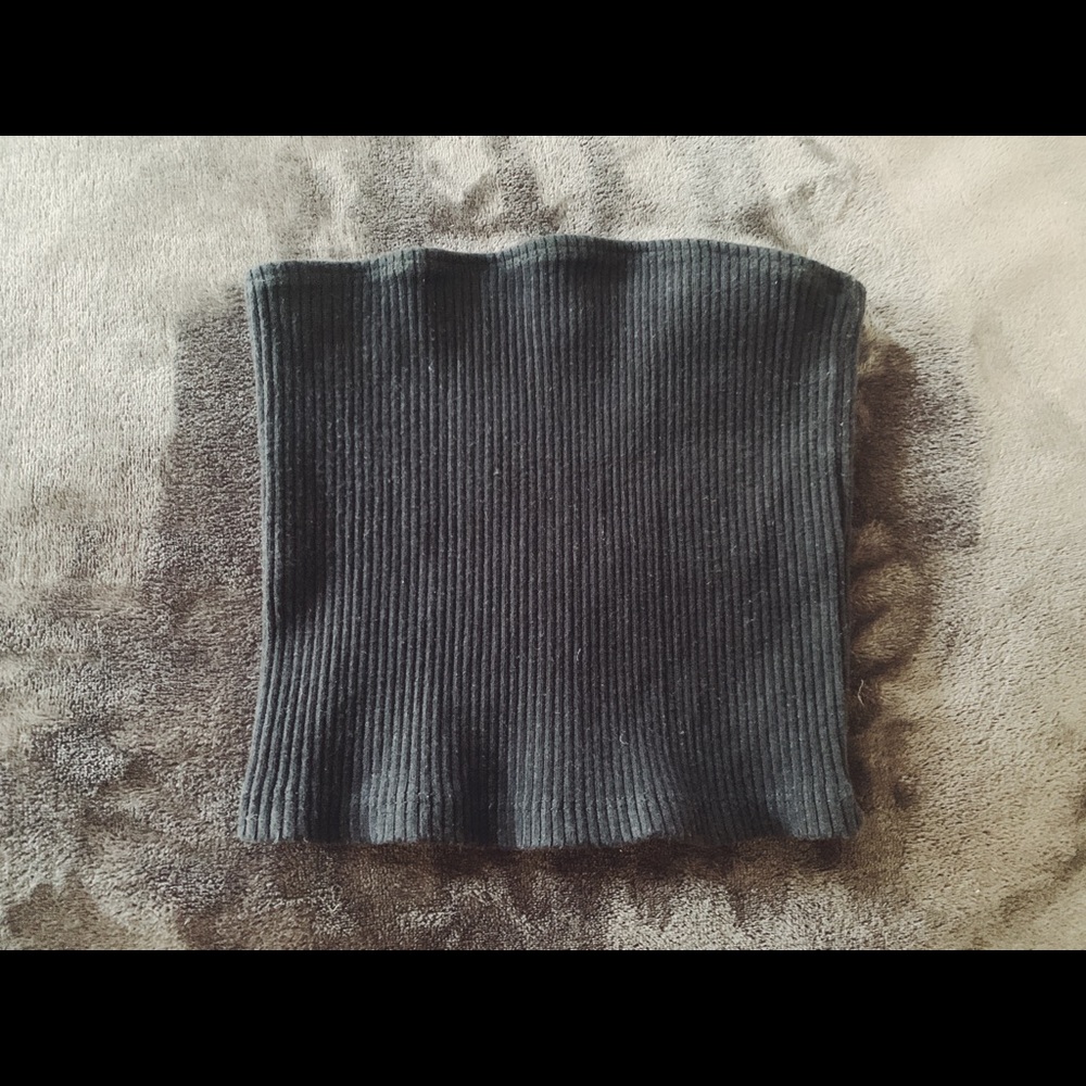 Sky and Sparrow Boutique Ribbed Tube Top